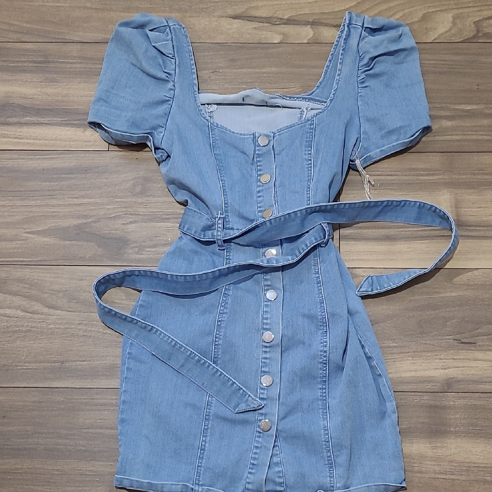 Boutique 9 Light Blue Denim Mini Dress with Belt - Picture 1 of 3